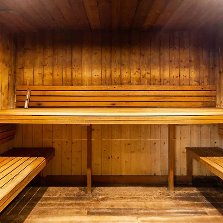 Daire 6 Pers. Au Centre-ville Avec Piscine, Sauna, Parking, Et Balcon - Fr-1-296-416