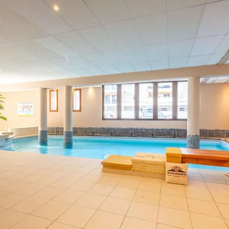 Au Coeur De Avec Piscine Et Parking - Fr-1-296-416 Daire