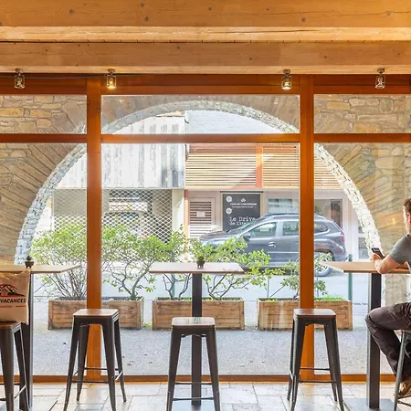 Apartament Au Coeur De Avec Piscine Et Parking - Fr-1-296-416